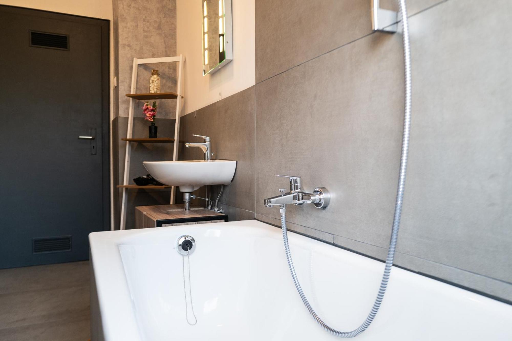#412 Komfortable, Stilvolle Wohnung Fuer 6 Personen Mulheim an der Ruhr Bagian luar foto