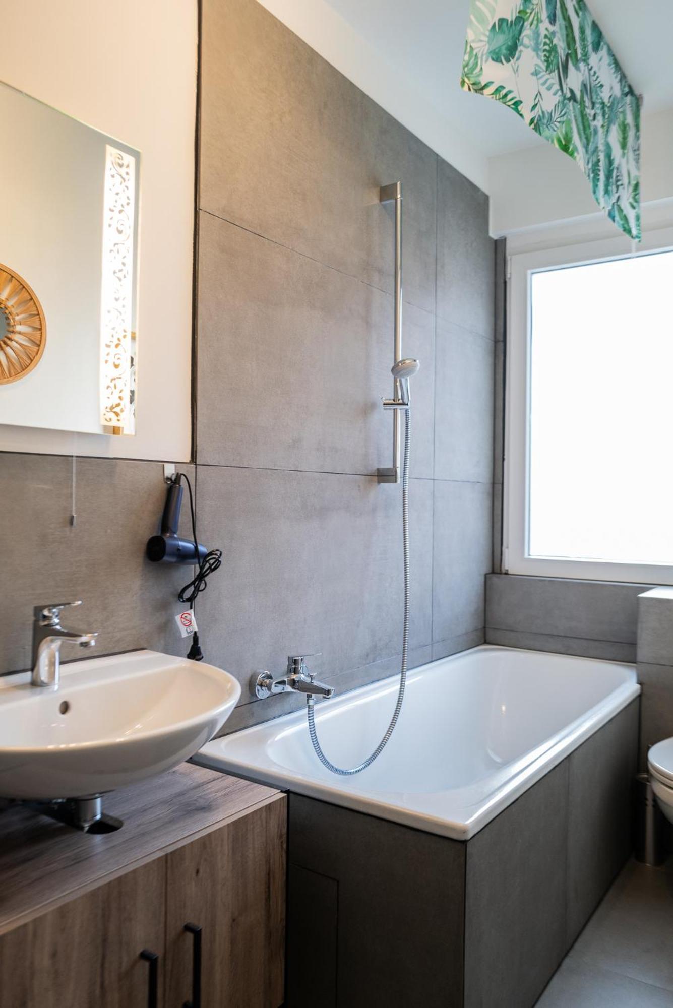 #412 Komfortable, Stilvolle Wohnung Fuer 6 Personen Mulheim an der Ruhr Bagian luar foto